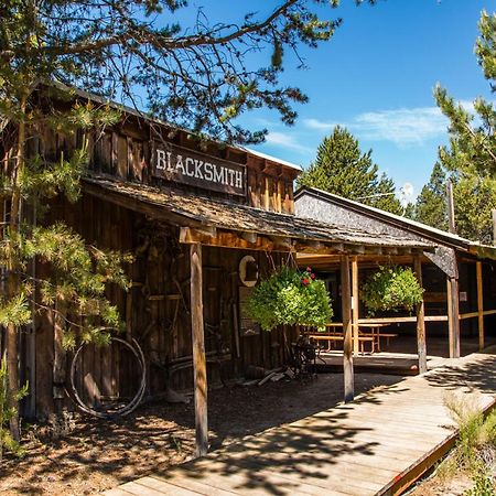 Bend-Sunriver Camping Resort Wheelchair Accessible Yurt 13 المظهر الخارجي الصورة