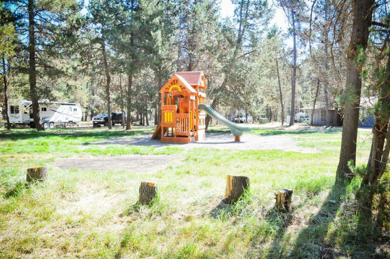 Bend-Sunriver Camping Resort Wheelchair Accessible Yurt 13 المظهر الخارجي الصورة
