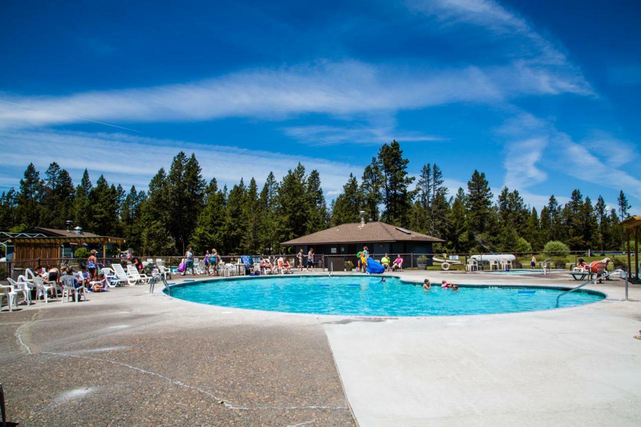 Bend-Sunriver Camping Resort Wheelchair Accessible Yurt 13 المظهر الخارجي الصورة